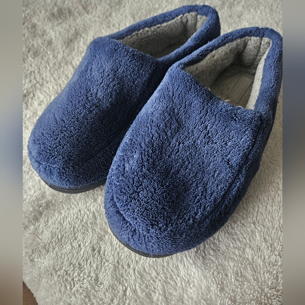 🖤 3/$15 Blue Slippers, Size 7/8 - Picture 2 of 7
